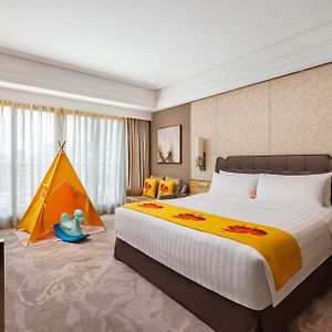 Deluxe Room including 2 adt 1 chd below 6 yrs